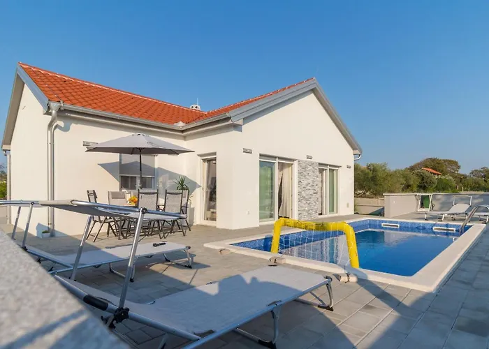 Nicolle * Привлака