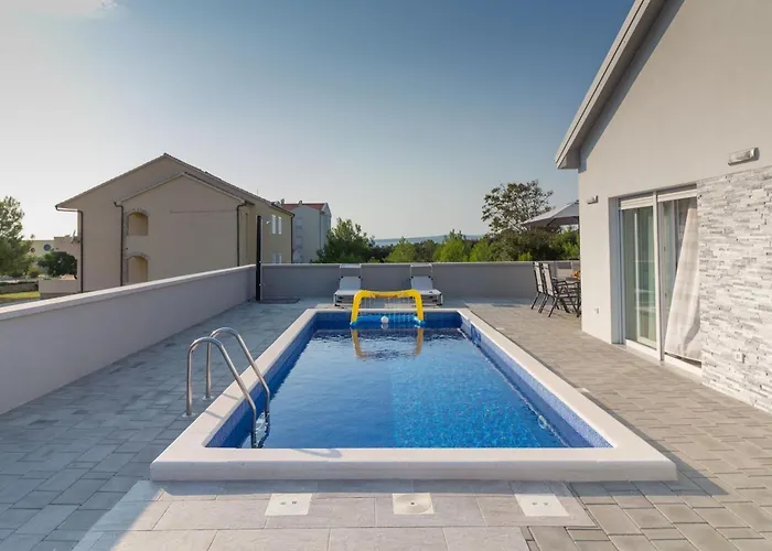 Nicolle * Привлака