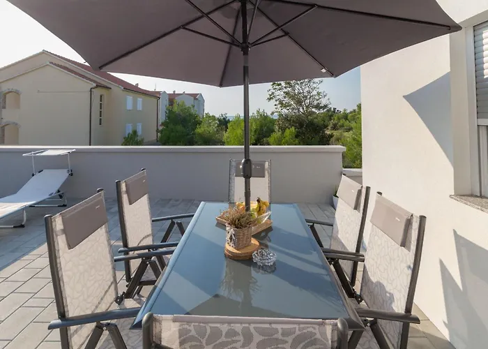 Nicolle Вилла Привлака